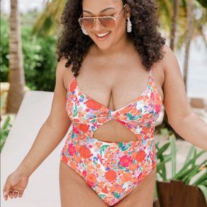 NWT TROPIC STOP WATERCOLOR FLORAL CUTOUT TWIST FRONT ONE PIECE SWIMSUIT - XL